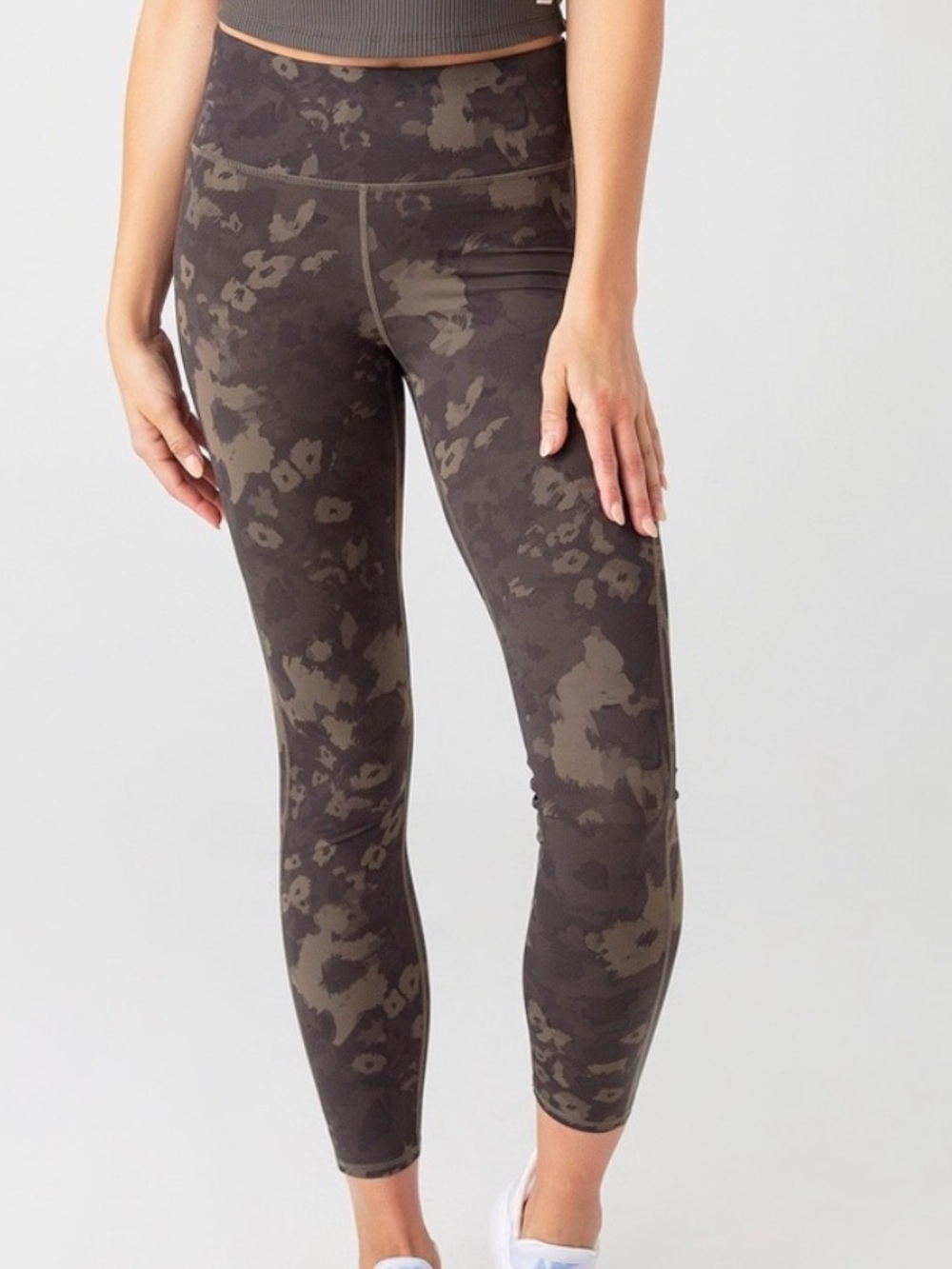 Vuori Green  Stride Leggings